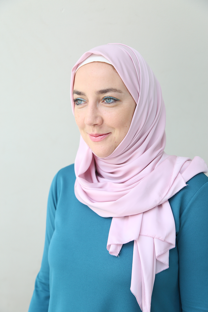 Capsters x Indira Kaljo - Matte Satin Shawl : Jasmina